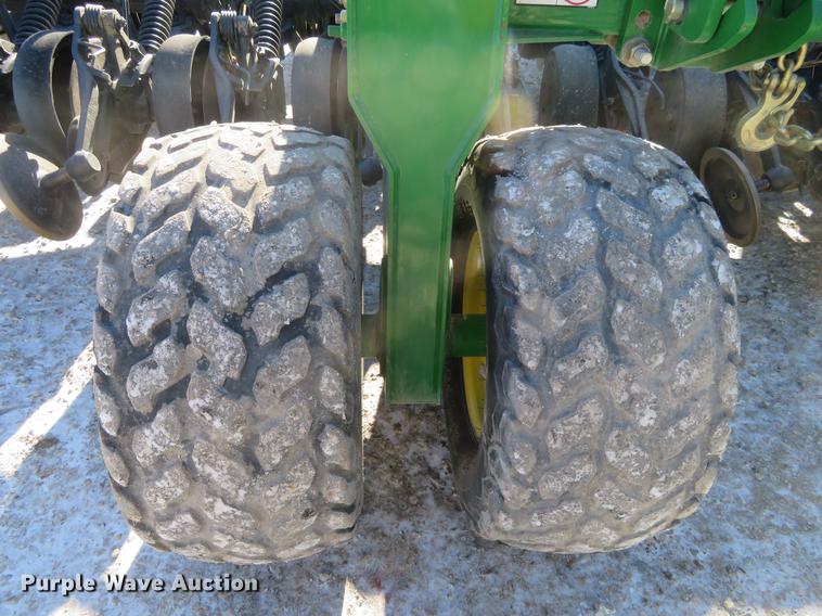 image for item DC0862 2013 John Deere 1890 air seeder