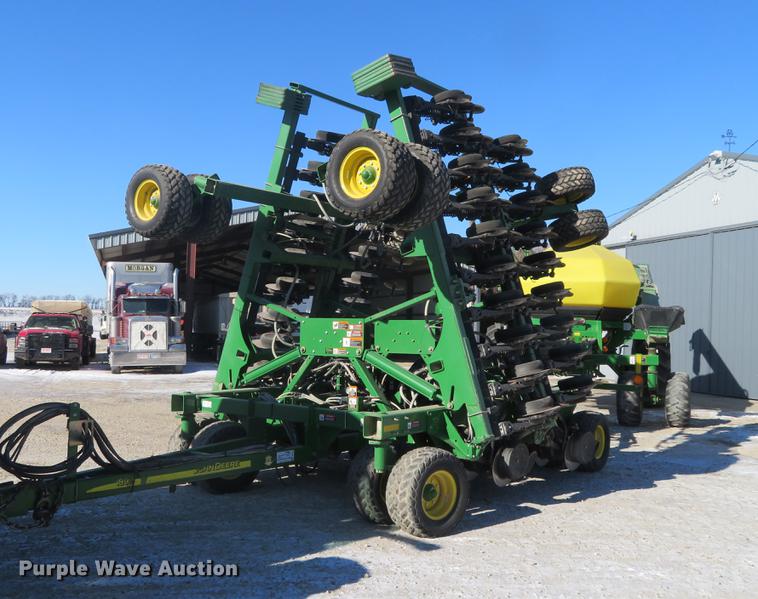 image for item DC0862 2013 John Deere 1890 air seeder