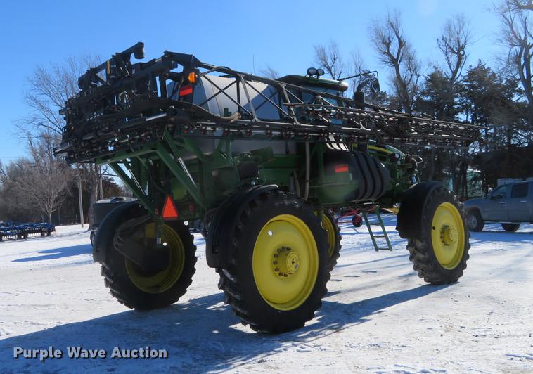 image for item DC0863 2014 John Deere 4830 self-propelled sprayer