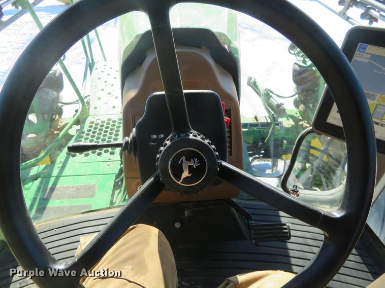 image for item DC0863 2014 John Deere 4830 self-propelled sprayer