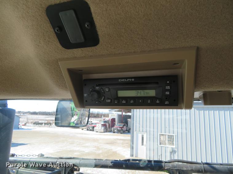 image for item DC0863 2014 John Deere 4830 self-propelled sprayer