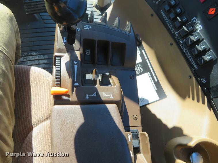 image for item DC0863 2014 John Deere 4830 self-propelled sprayer