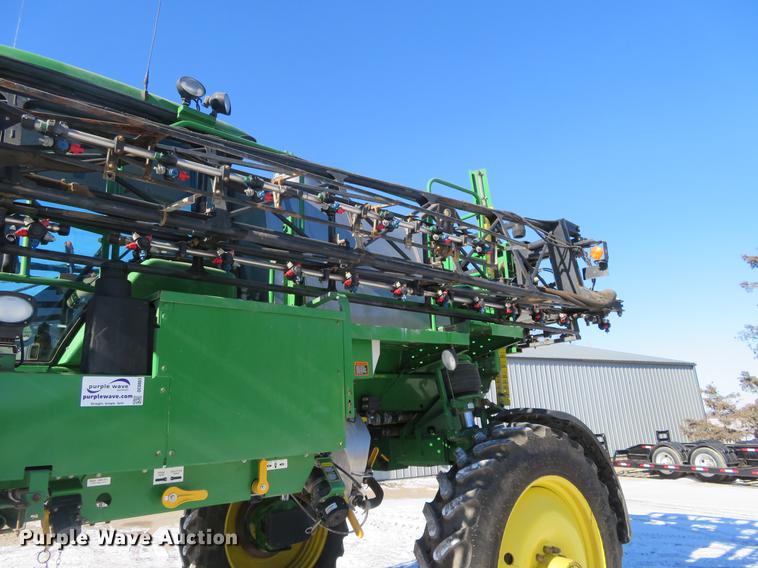 image for item DC0863 2014 John Deere 4830 self-propelled sprayer