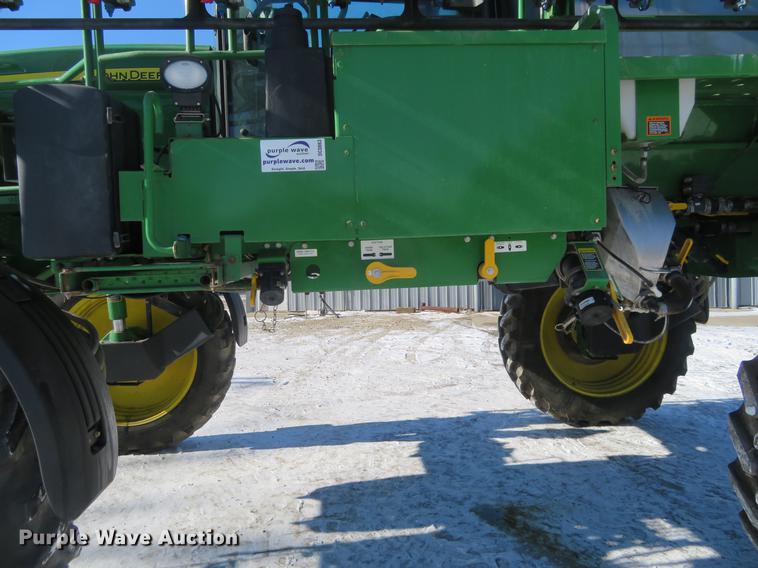 image for item DC0863 2014 John Deere 4830 self-propelled sprayer
