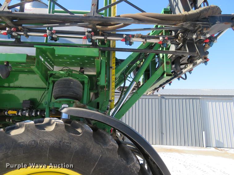 image for item DC0863 2014 John Deere 4830 self-propelled sprayer