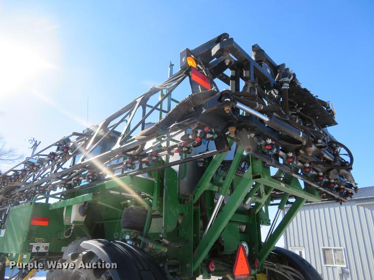 image for item DC0863 2014 John Deere 4830 self-propelled sprayer