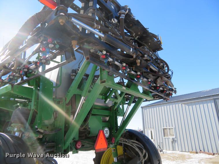 image for item DC0863 2014 John Deere 4830 self-propelled sprayer
