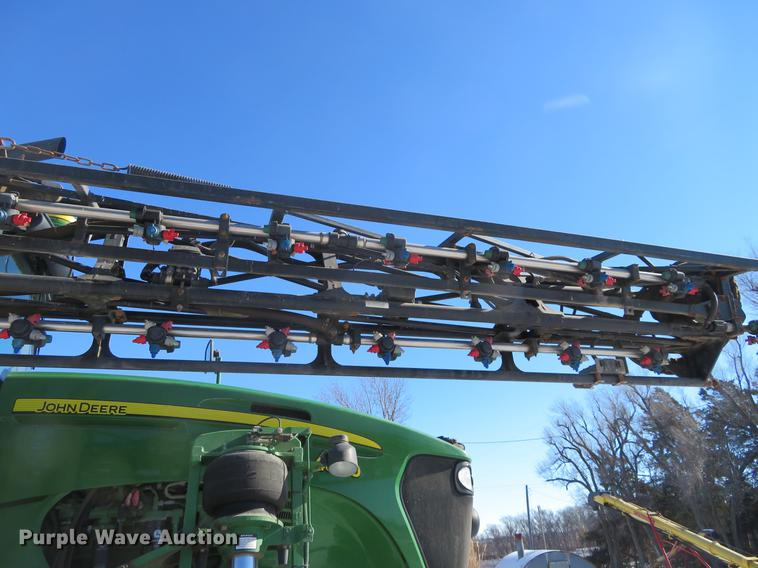 image for item DC0863 2014 John Deere 4830 self-propelled sprayer