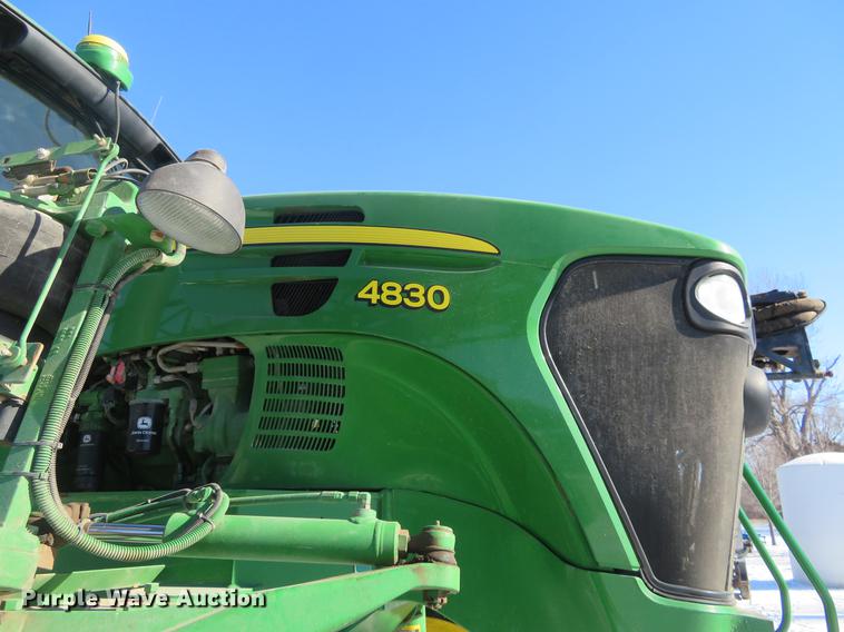 image for item DC0863 2014 John Deere 4830 self-propelled sprayer