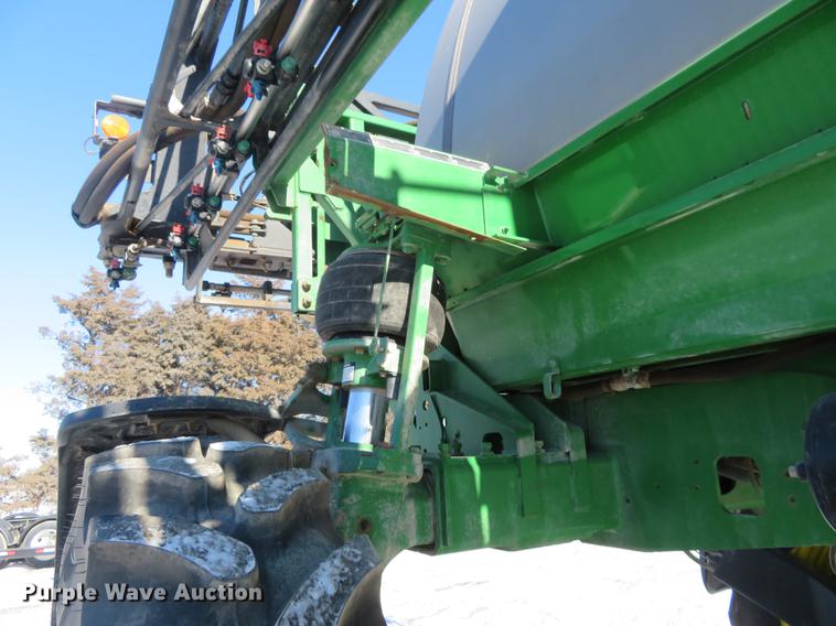 image for item DC0863 2014 John Deere 4830 self-propelled sprayer