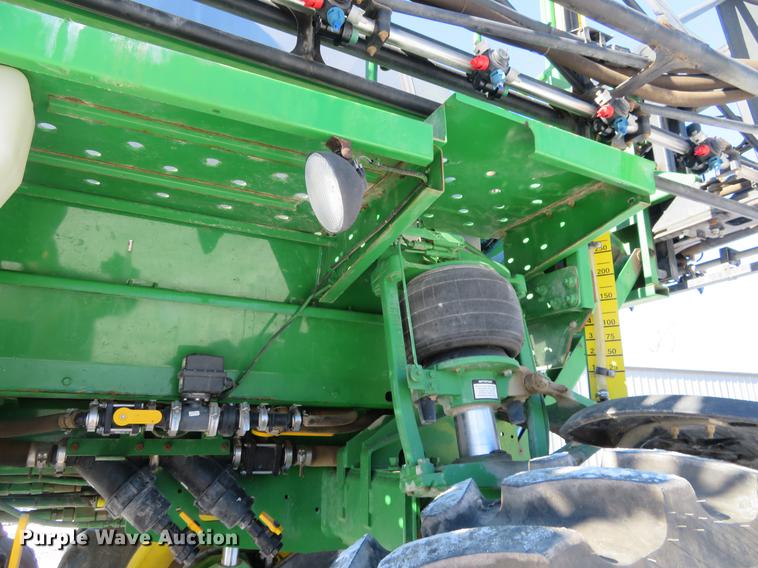 image for item DC0863 2014 John Deere 4830 self-propelled sprayer