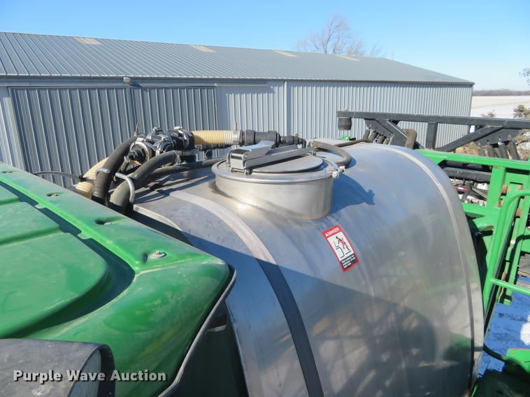 image for item DC0863 2014 John Deere 4830 self-propelled sprayer