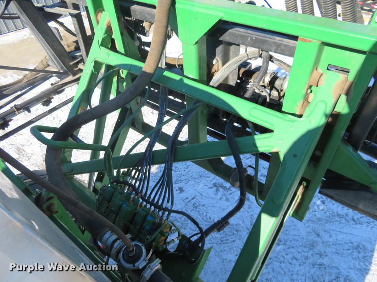 image for item DC0863 2014 John Deere 4830 self-propelled sprayer