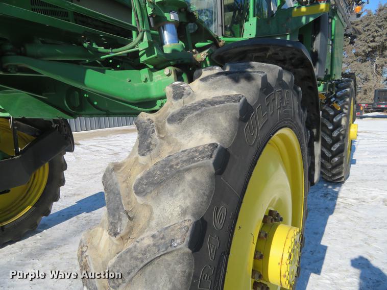 image for item DC0863 2014 John Deere 4830 self-propelled sprayer