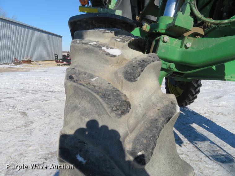 image for item DC0863 2014 John Deere 4830 self-propelled sprayer