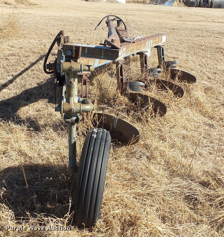 image for item DC5695 Ford 151 four bottom plow