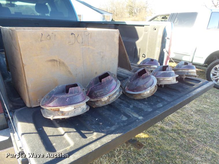 image for item DC7443 John Deere 7000 no-till split row planter