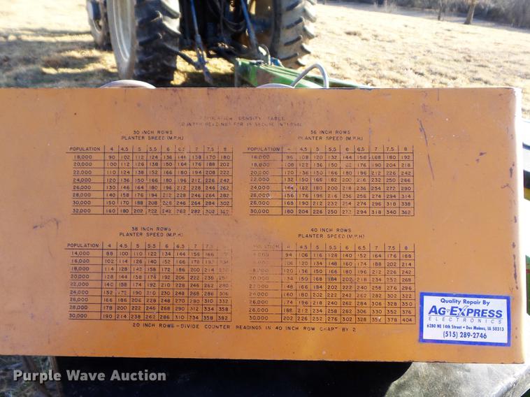 image for item DC7443 John Deere 7000 no-till split row planter