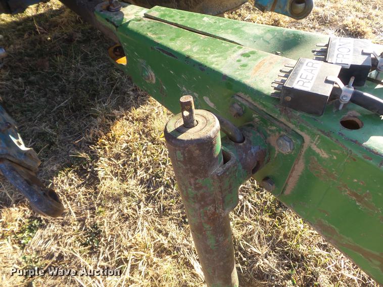 image for item DC7443 John Deere 7000 no-till split row planter