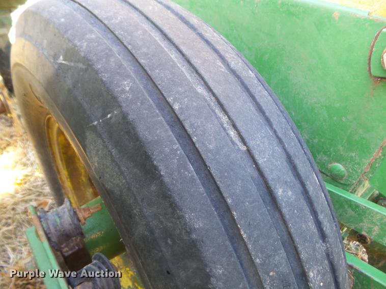 image for item DC7443 John Deere 7000 no-till split row planter