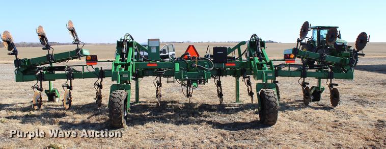 image for item DC7720 Great Plains NP-40L-17R30 row crop side dresser