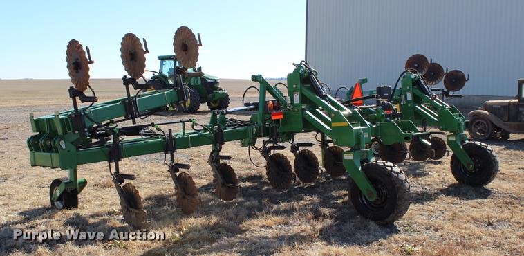 image for item DC7720 Great Plains NP-40L-17R30 row crop side dresser