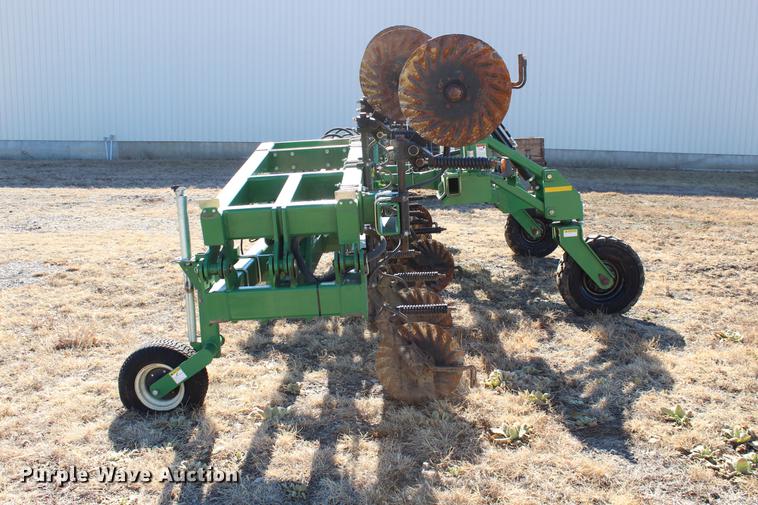 image for item DC7720 Great Plains NP-40L-17R30 row crop side dresser
