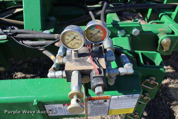 image for item DC7720 Great Plains NP-40L-17R30 row crop side dresser