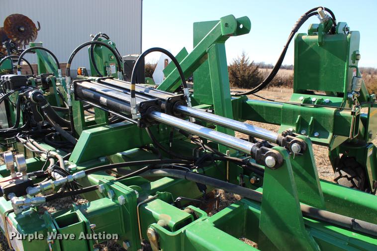 image for item DC7720 Great Plains NP-40L-17R30 row crop side dresser