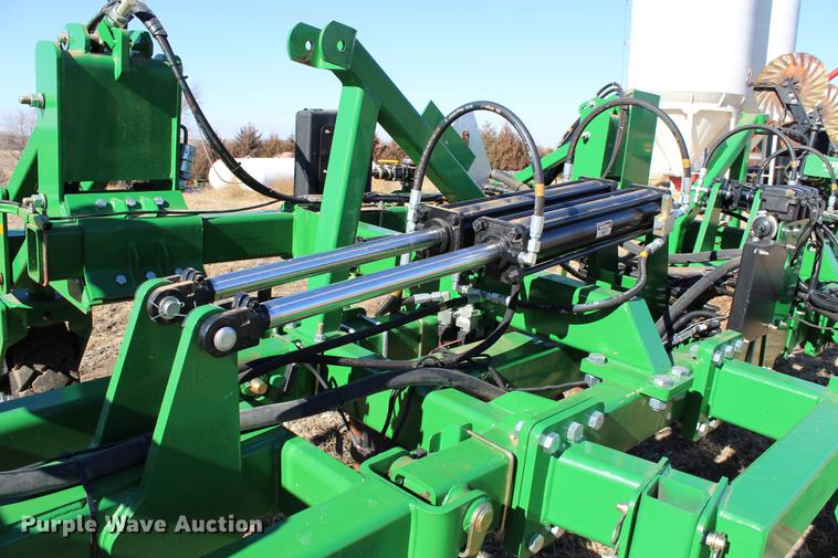 image for item DC7720 Great Plains NP-40L-17R30 row crop side dresser