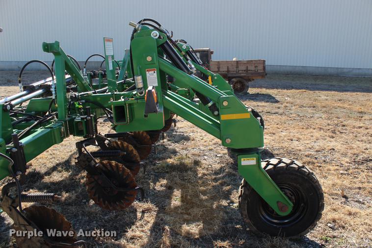 image for item DC7720 Great Plains NP-40L-17R30 row crop side dresser