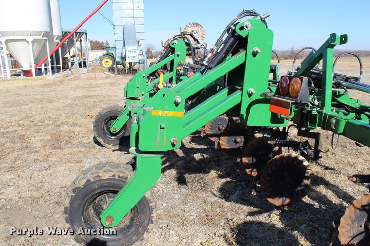 image for item DC7720 Great Plains NP-40L-17R30 row crop side dresser