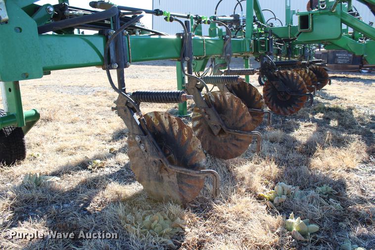 image for item DC7720 Great Plains NP-40L-17R30 row crop side dresser