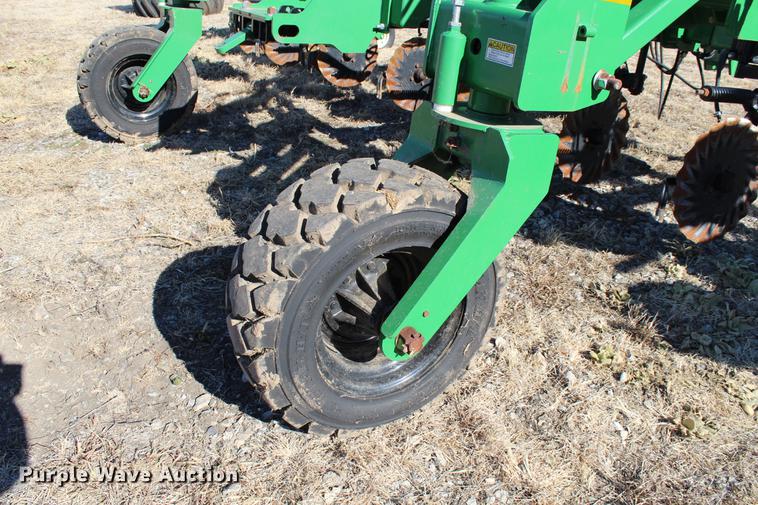 image for item DC7720 Great Plains NP-40L-17R30 row crop side dresser