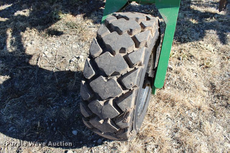 image for item DC7720 Great Plains NP-40L-17R30 row crop side dresser