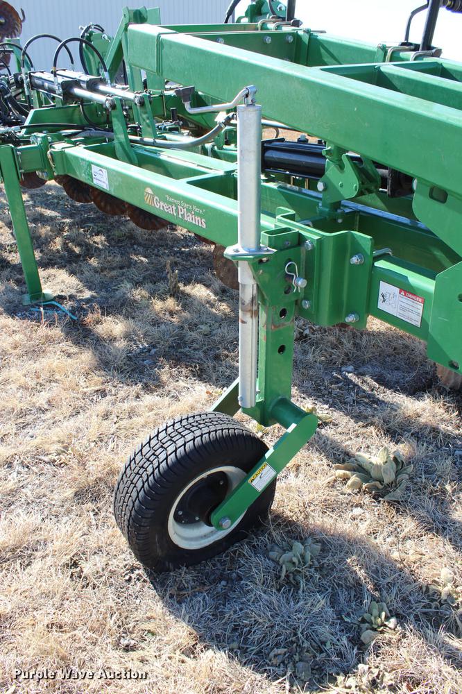 image for item DC7720 Great Plains NP-40L-17R30 row crop side dresser