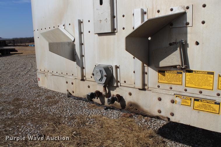 image for item DC7723 1987 Wilson PSDCL-208 livestock trailer