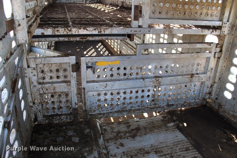 image for item DC7723 1987 Wilson PSDCL-208 livestock trailer