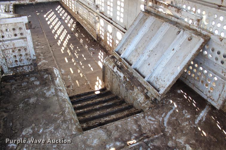 image for item DC7723 1987 Wilson PSDCL-208 livestock trailer