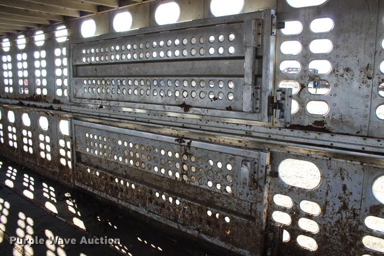 image for item DC7723 1987 Wilson PSDCL-208 livestock trailer