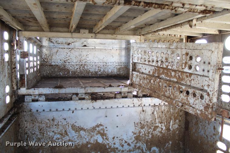 image for item DC7723 1987 Wilson PSDCL-208 livestock trailer