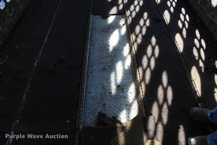 image for item DC7723 1987 Wilson PSDCL-208 livestock trailer