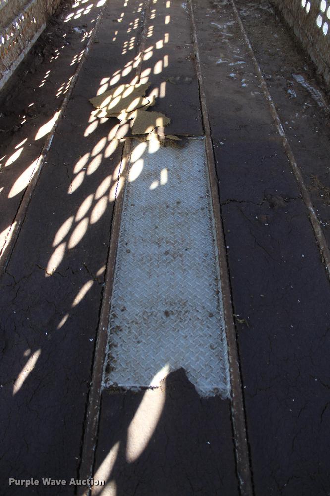 image for item DC7723 1987 Wilson PSDCL-208 livestock trailer