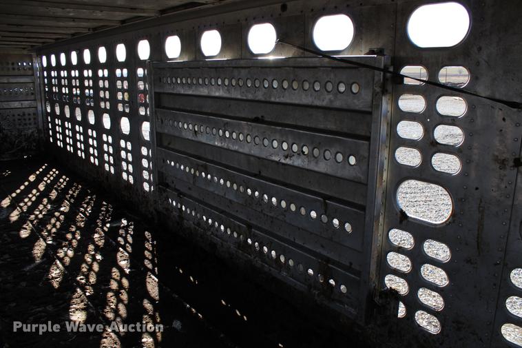 image for item DC7723 1987 Wilson PSDCL-208 livestock trailer