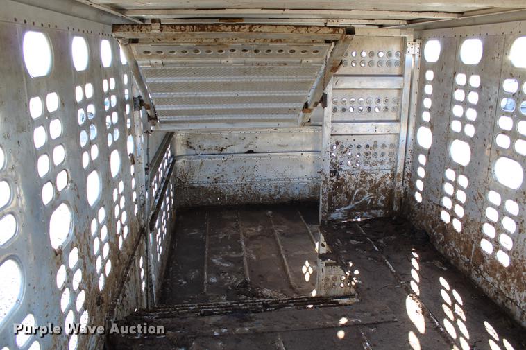 image for item DC7723 1987 Wilson PSDCL-208 livestock trailer