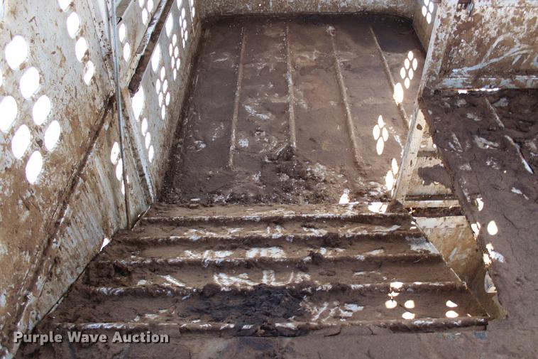 image for item DC7723 1987 Wilson PSDCL-208 livestock trailer