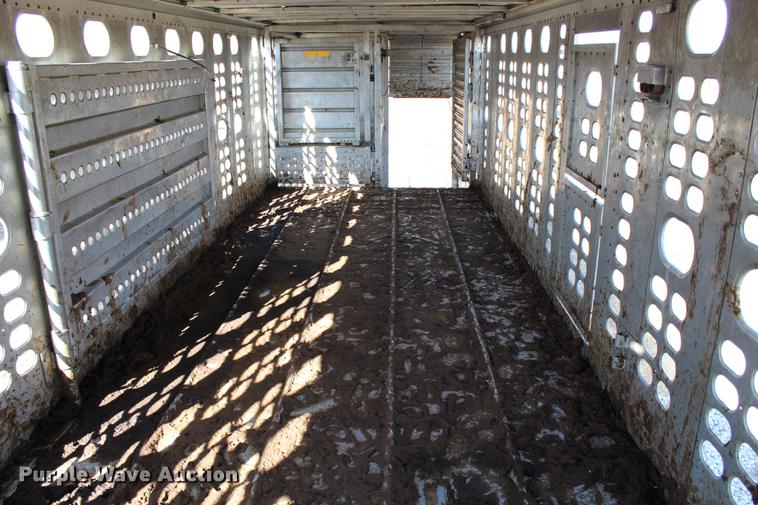 image for item DC7723 1987 Wilson PSDCL-208 livestock trailer