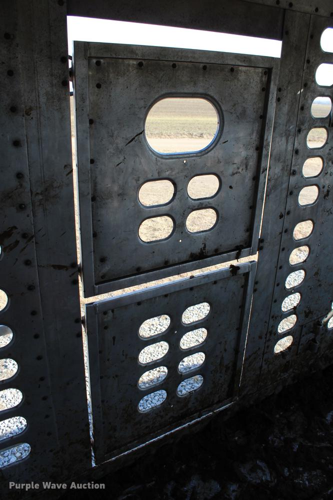 image for item DC7723 1987 Wilson PSDCL-208 livestock trailer