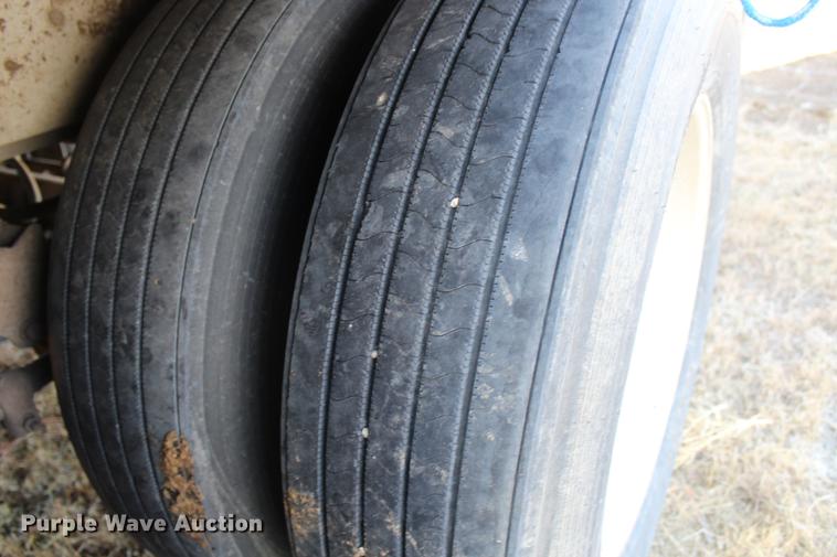 image for item DC7723 1987 Wilson PSDCL-208 livestock trailer