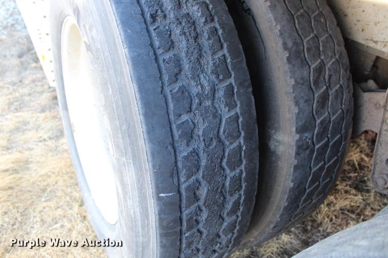 image for item DC7723 1987 Wilson PSDCL-208 livestock trailer